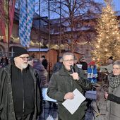 Die Veitshöchheimer Altortweihnacht ist längst zu einem Markenzeichen der Gemeinde geworden - Bürgermeister eröffnete den schon 29. Weihnachtsmarkt im Rathaushof - Teil 1 - Veitshöchheim News