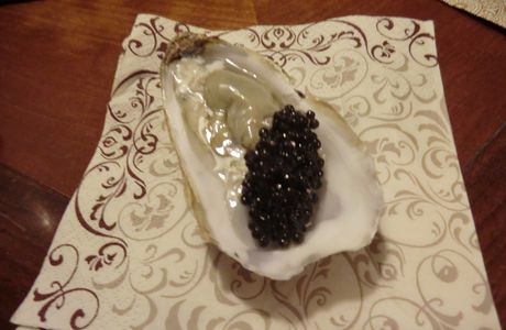 Huître en gelée et caviar français