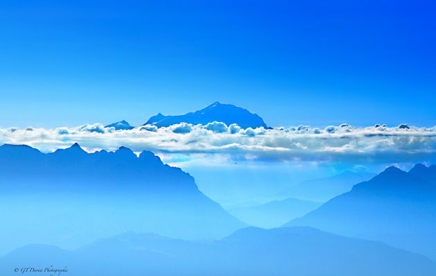 Le Mont-Blanc et l'Aiguille du Midi 