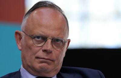 Gestion du Covid-19 : un non-lieu a été requis pour trois ex-membres du gouvernement, dont Edouard Philippe (Epoch Times)