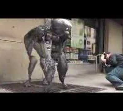 Créatures bizarres dans les rues de NY
