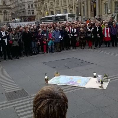 Les actions de désobéissance civile sont toujours critiquées avant que leurs auteurs ne deviennent des héros. Les États sont hors les lois