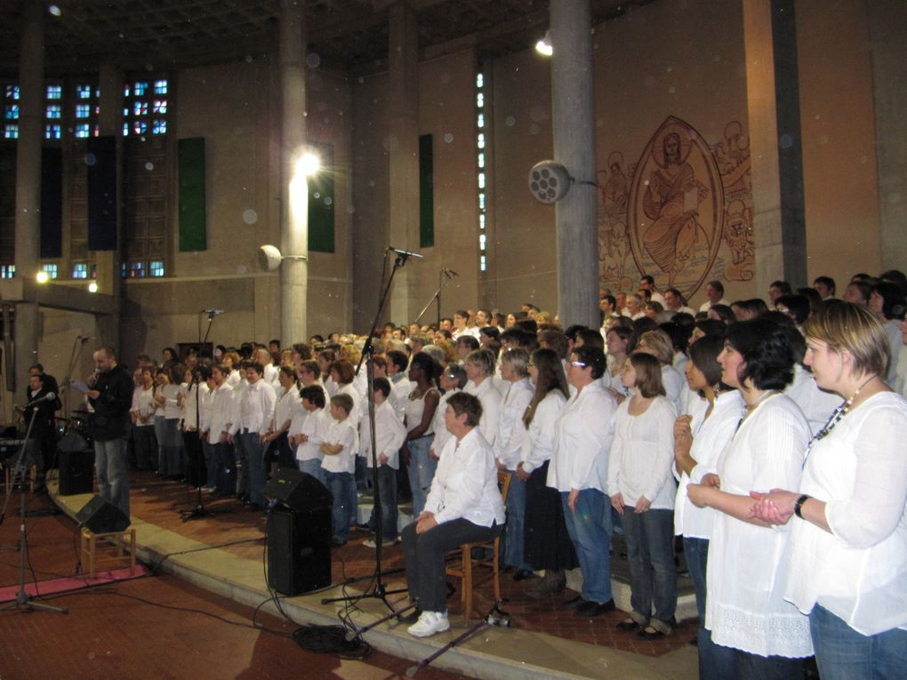 Concert RES71 le Dimanche 28 Mars 2010. 220 choristes réunis pour un concert exceptionnel.