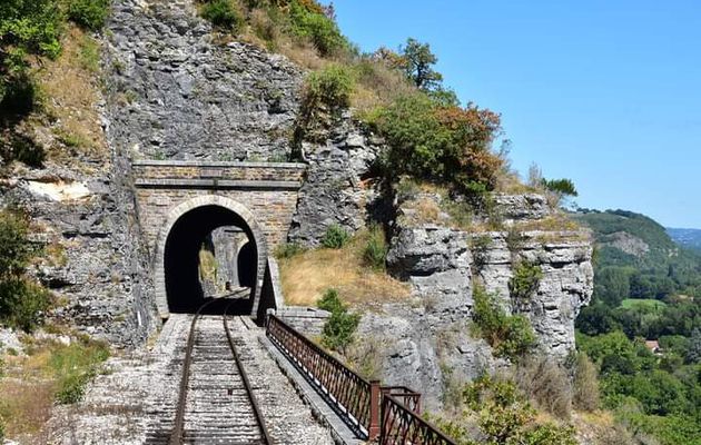 Balade à Bord du train historique de Martel. Département du Lot (46).