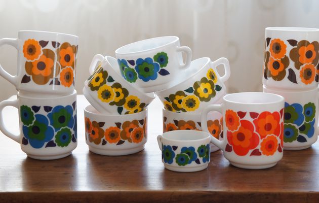 Vendu - service arcopal lotus vintage mobil rétro vaisselle tasses mug