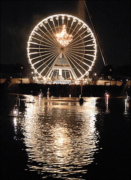 Photographiée au jardin des tuileries à l'occasion des "nuits blanches" -Paris- 6 octobre 2007