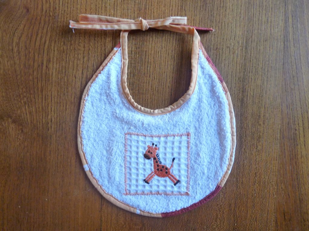 PETIT CHIEN COUSSIN