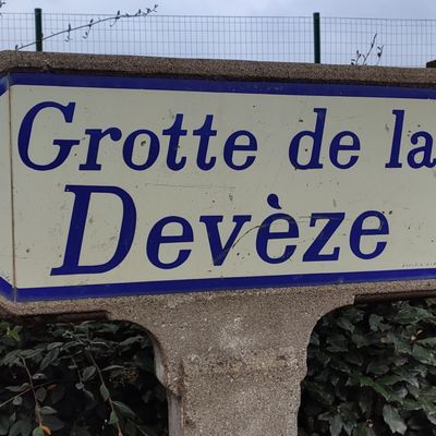 Spéléo à Courniou grotte de la Trayolle