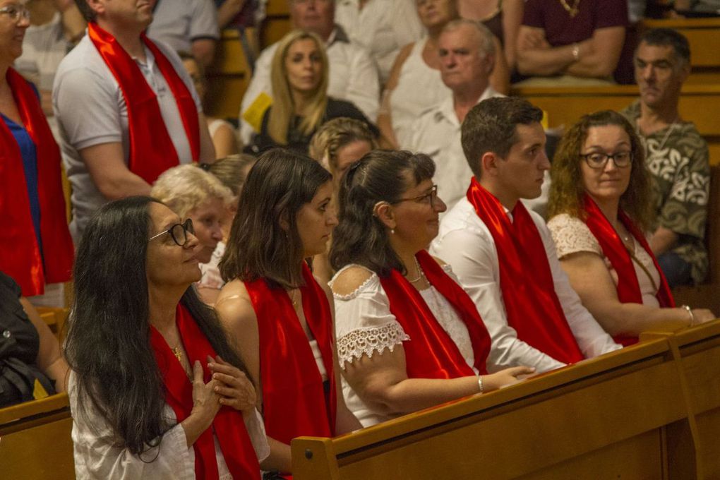 RETOUR EN PHOTOS SUR LA CONFIRMATION DES ADULTES A NOTRE DAME DE BON VOYAGE LE 3 JUIN 2018