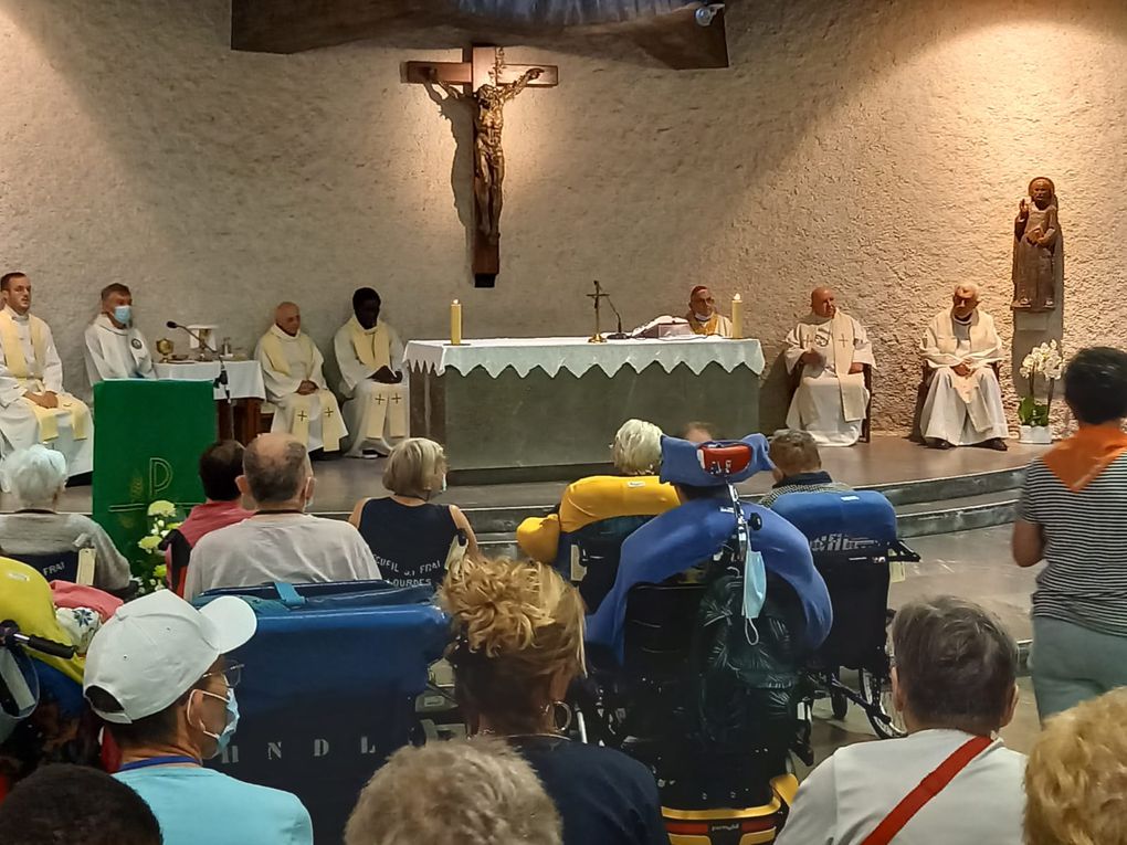 LOURDES - PÈLERINAGE DIOCÉSAIN ET PÈLERINAGE DE L'HOSPITALITÉ NOTRE-DAME DE LOURDES