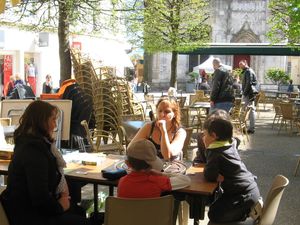 Jeux sous tente Grande Rue - Epreuves de dictée et de Quiz sur l'Agglomération Drouaise dans la superbe salle de l'Ecole St Martin.