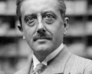 "On ne paie jamais trop cher la grâce de passer inaperçu."  (G. Bernanos, La joie, Paris, Plon, 1929, p. 40).