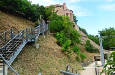 La passerelle de Lavaur/ Village du Tarn