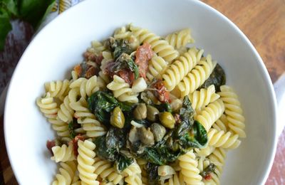 Pâtes épinards frais, câpres, tomates séchées et artichauts #vég