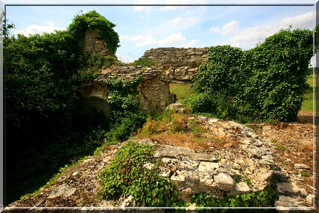 Diaporama prieuré fortifié de Lanville - Marcillac-Lanville