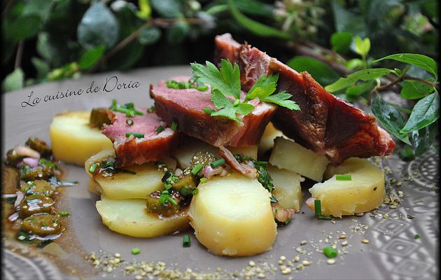 Palette de porc fumée et sa salade de pommes de terre