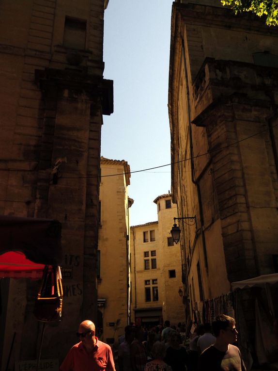 Un jour de marché à Uzès