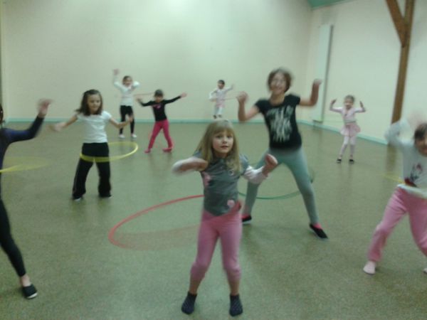 entraînement aux cerceaux twirling club des sablons les chipies ivry le temple st crépin ibouvillers 60