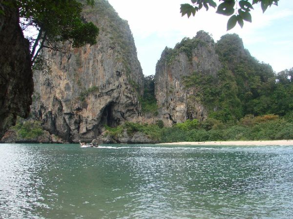 Plage de Railey, près de Krabi, cadre très agréable, en bonus photos d'une expo sur l'art Thai à Bangkok.