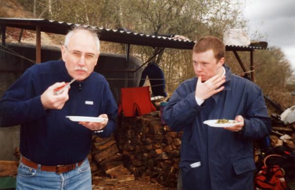 <p><strong><font color="#0000ff">Vodelée</font></strong>, une autre carrière où nous avons l'habitude d'aller avec le club</p>
<p>Ce jour là, Catherine et moi avions organisé le déjeuner : barbecue avec cotelettes à la moutarde, merguez et sa