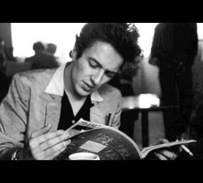 Nous voulons, tant que ce feu nous brûle le cerveau, plonger au fond du gouffre... 