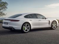 La Porsche Panamera hybride électrisera le Mondial de l'automobile