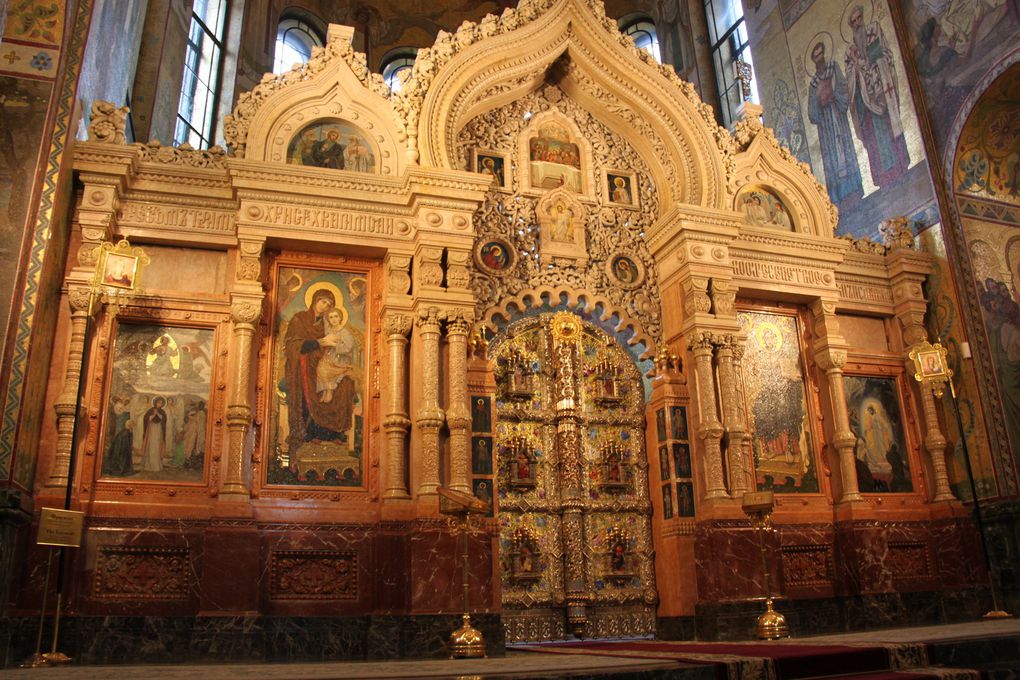 Eglise Saint Sauveur du sang versé, magnifiques mosaiques, iconostase