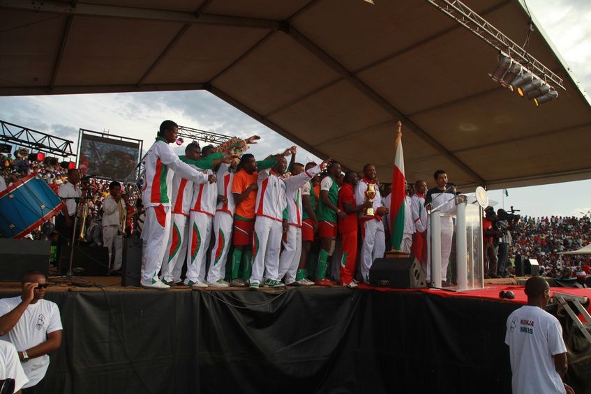 Inauguration du Kianja (Stade) Makis de Madagascar, à Andohatapenaka, par le Président Andry Rajoelina. 4ème partie. Photos: Harilala Randrianarison