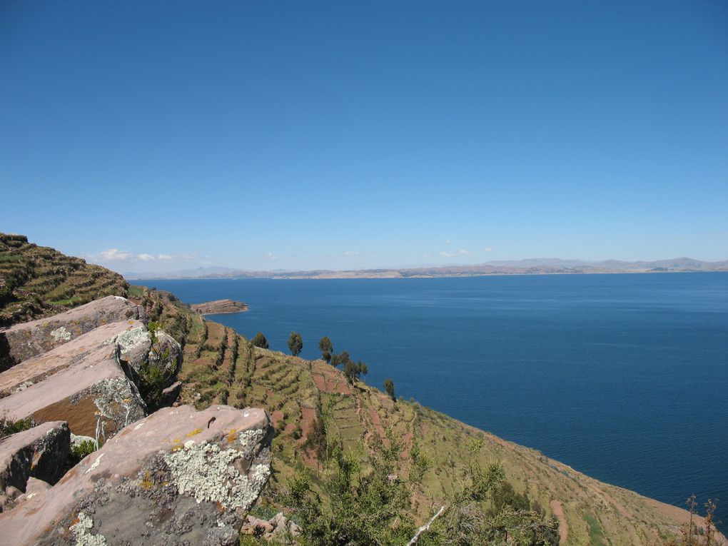 Lac Titicaca : îles Uros, île Taquille, île Amantani / Cusco / Chinchero / Machu Picchu / Pisac / Aguas calientes / Ollantaytambo / Arequipa / Colca / Nazca / Huacachina / Lima / Huaraz / Trujillo / Huanchaco