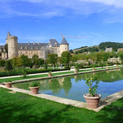 Les jardins du Château de Bournazel en Aveyron.