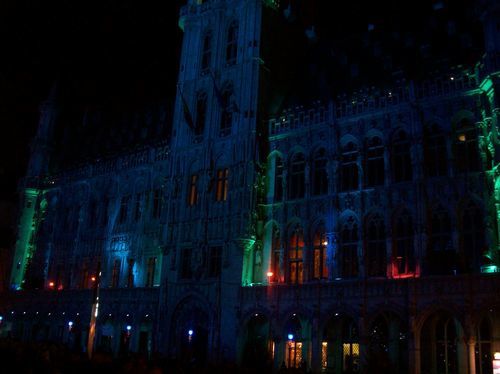 Balade sur le circuit des plaisirs d'hiver mis en place à l'occasion des fêtes de fin d'année à Bruxelles