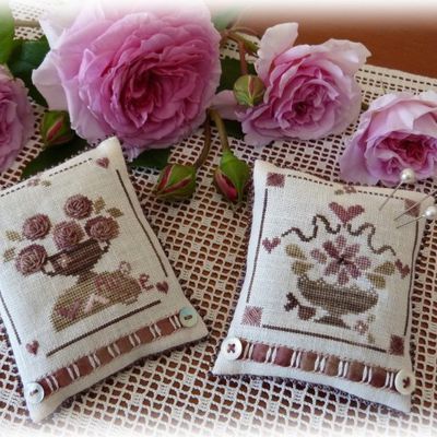 Jours de Roses -- Coussin "Points gris"