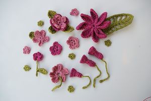 fleurs au crochet pour scrapbooking