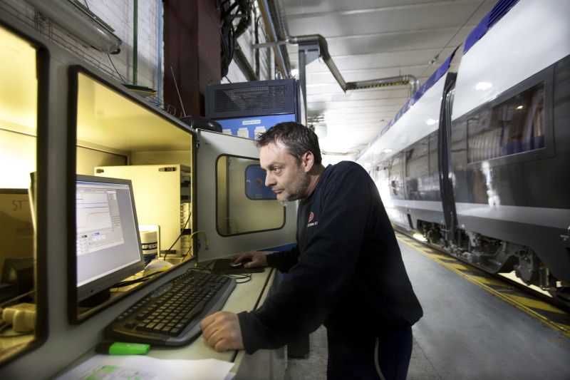 Une immersion dans l'usine Bombardier, près de Valenciennes, fabrication de trains AGC et Francilien tout à la main...