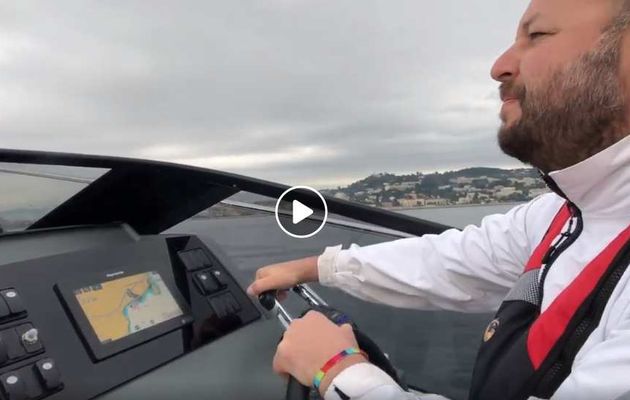 Essai du Jeanneau Leader 30 hors-bord - la Vidéo et le plan d'aménagement