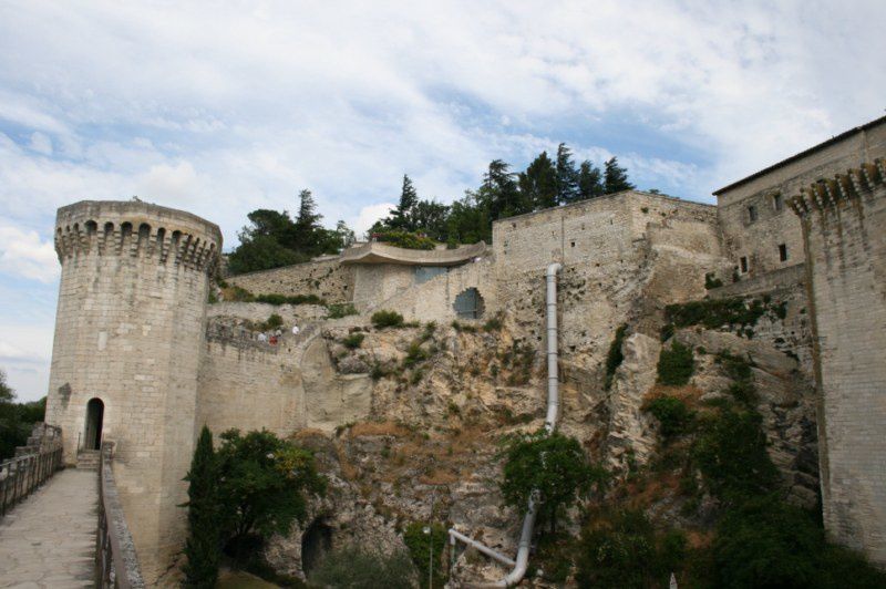 palais des papes  le pont d avignon et ces monuments