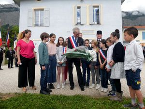 Cérémonies du 8 mai 2023 à Biviers (place du village et salle polyvalente)