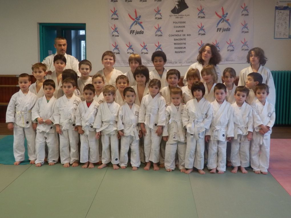 Samedi 14 janvier, après un cours commun aux grands et aux petits, la section judo du Foyer des jeunes de Pontonx a organisé sa traditionnelle galette des rois réunissant une cinquantaine de judokas accompagnés de leurs parents. Tout ce monde ét