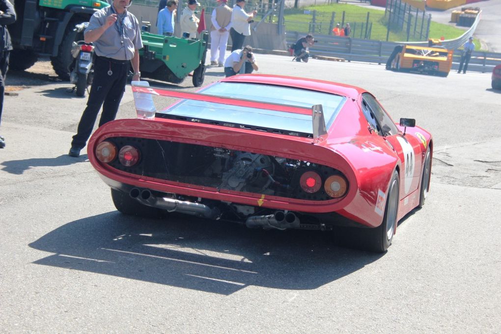 Spa classic 2012 paddock Porsche Ferrari mg