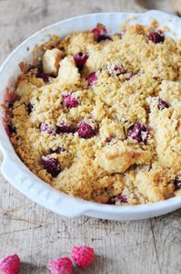 Crumble aux pommes et framboises