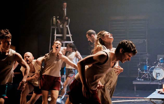 On achève bien les chevaux. Au croisement  du théâtre et de la danse.