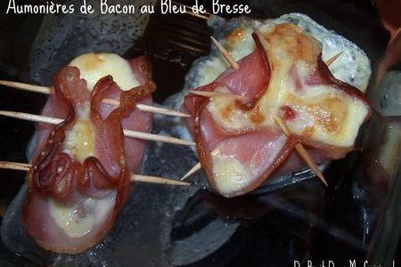 AUMONIERE DE BACON AU BLEU DE BRESSE