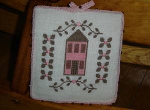 Broderie: Pinkkep C'est le matin (2007-8).
