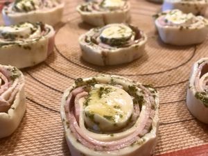 Feuilletés pesto, jambon et mozzarella