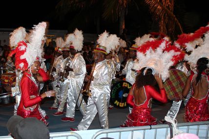 Mobile : Orange Caraïbe lance une série limitée spéciale Carnaval !