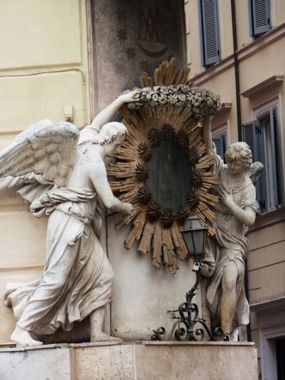 Ce Pèlerinage à Rome a été un moment de prière durand l'année sacerdotale. Il nous a permis de vivre autrement qu'au séminaire, ensemble. Il a été un moment de découverte pour les uns et de redécouverte pour les autres.
Sebastien Séminar