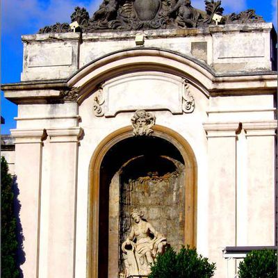 Fontaine de la Mère Truchot - salins les bains, jura