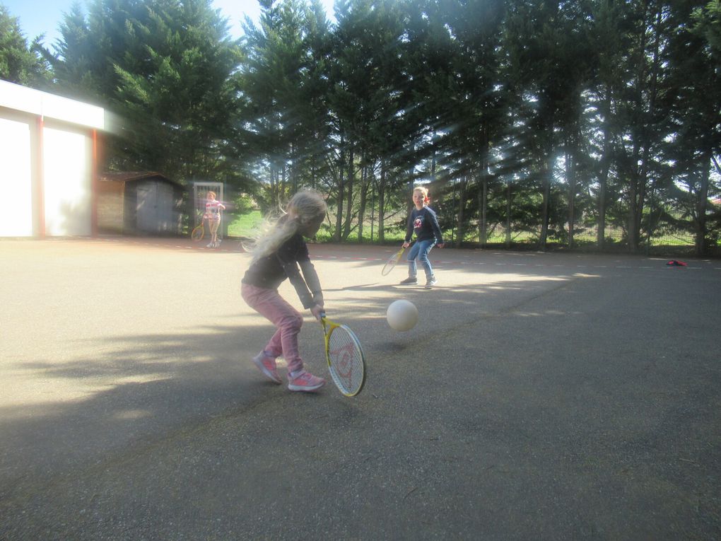 Le tennis à l'école