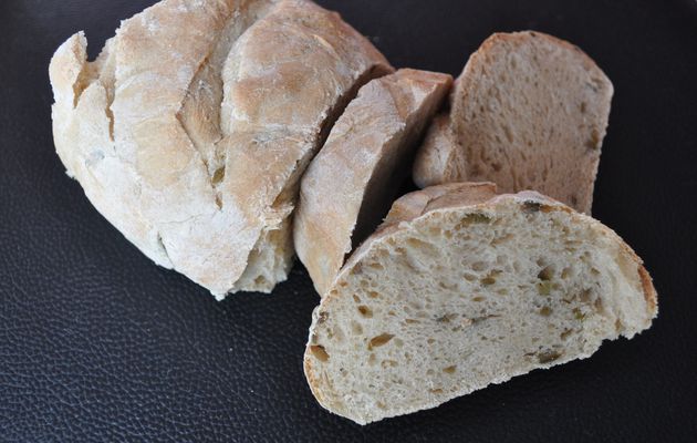 Ciabatta (pain aux olives vertes)