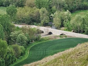 Rando la chaux de Pardines - Les grottes de Perrier.